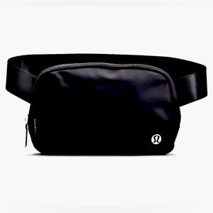 AUTHENTIC BRAND NEW LULULEMON EVERYWHERE BELT BAG …
